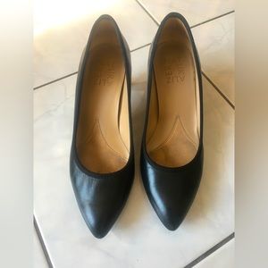 Naturalizer Black Heels